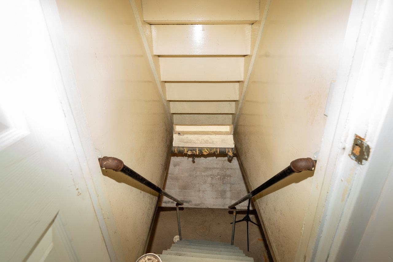 3861 S EAST SIDE HWY