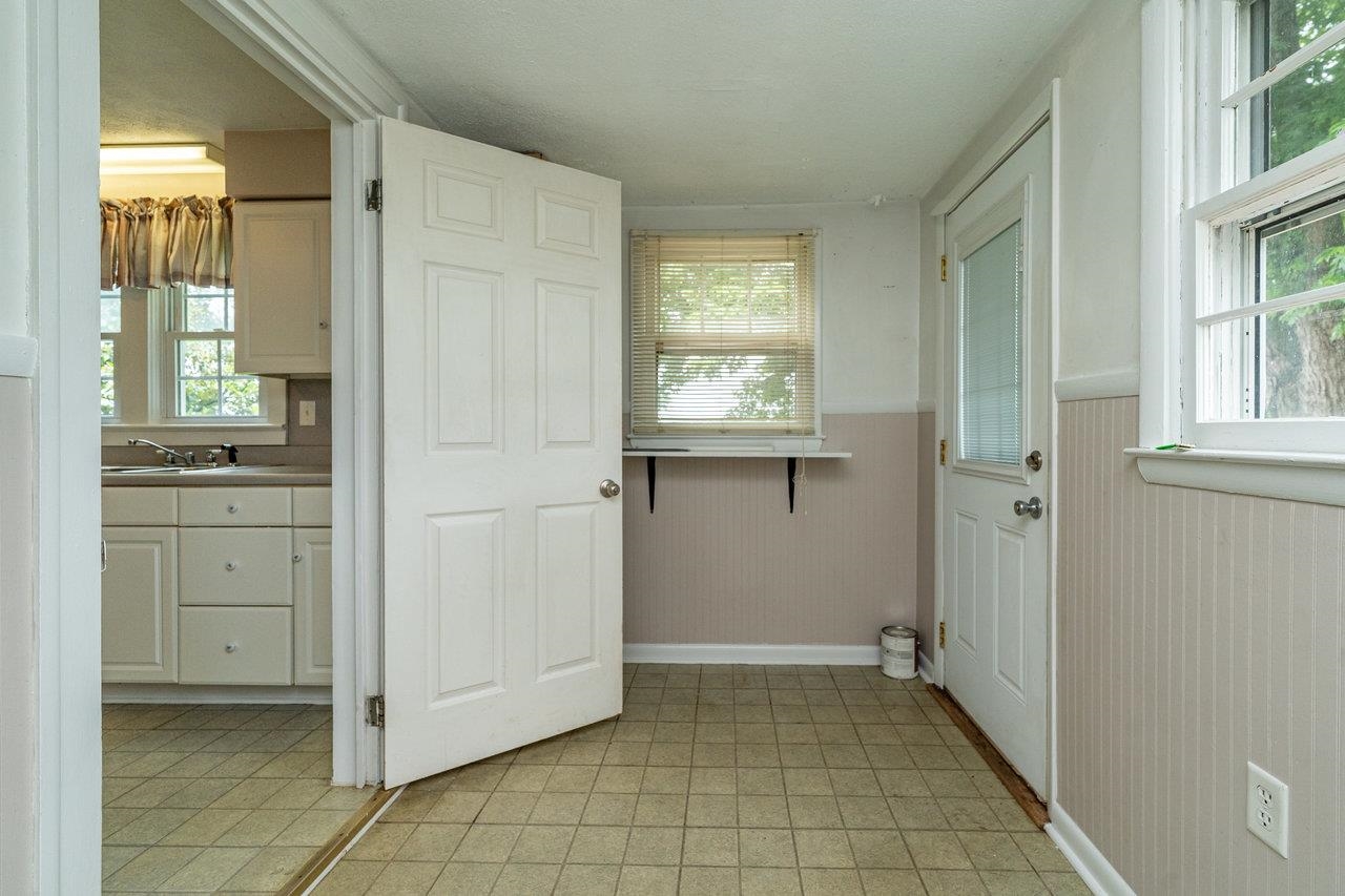 3861 S EAST SIDE HWY