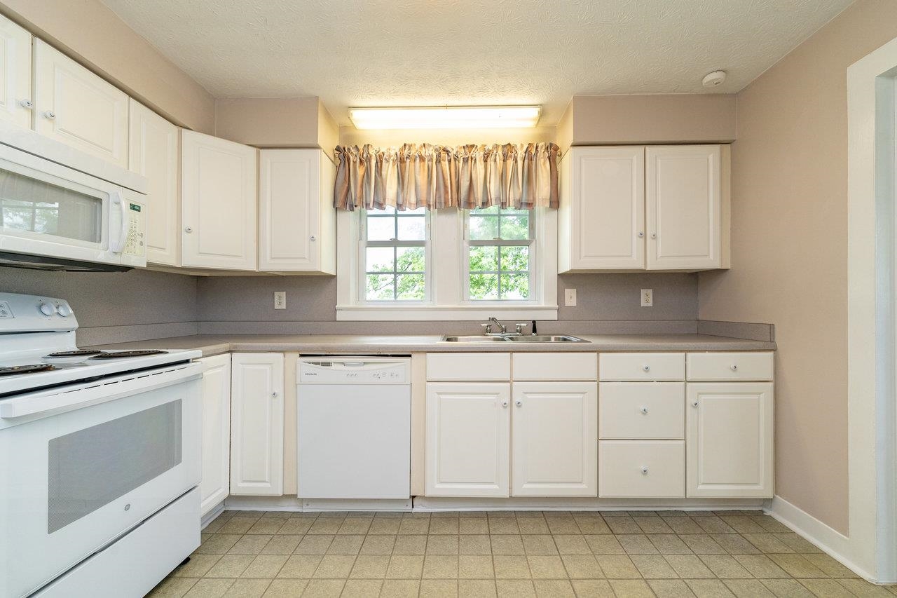 3861 S EAST SIDE HWY