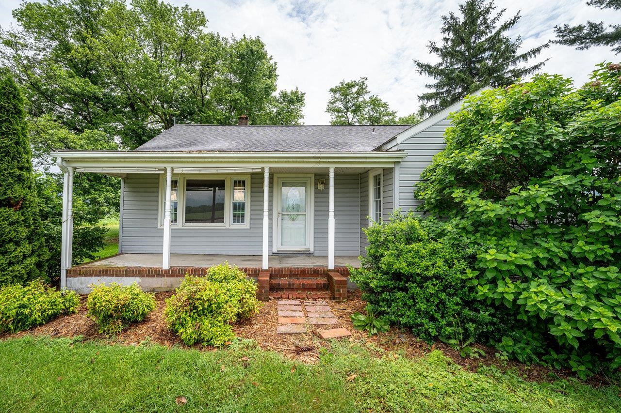 3861 S EAST SIDE HWY