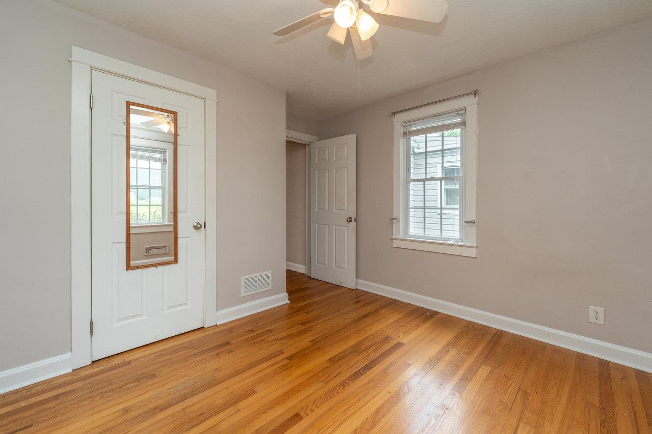 3861 S EAST SIDE HWY