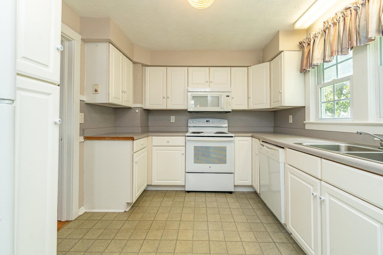 3861 S EAST SIDE HWY