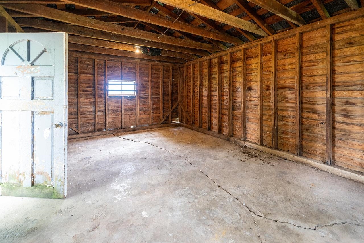 3861 S EAST SIDE HWY