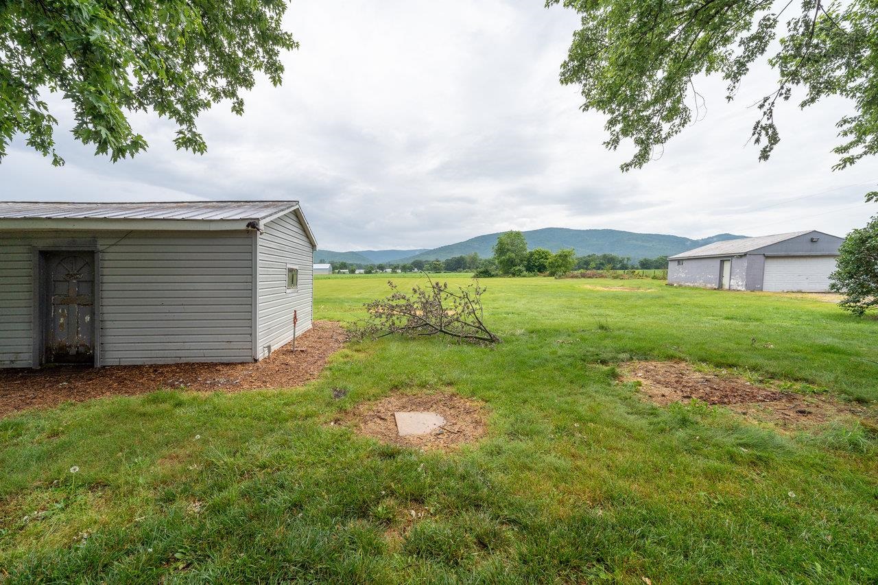 3861 S EAST SIDE HWY