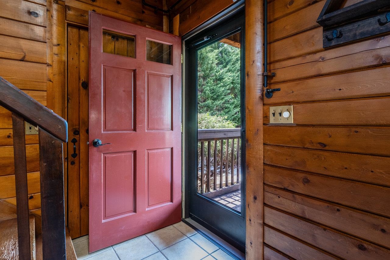 3193 TAYLOR SPRING LN