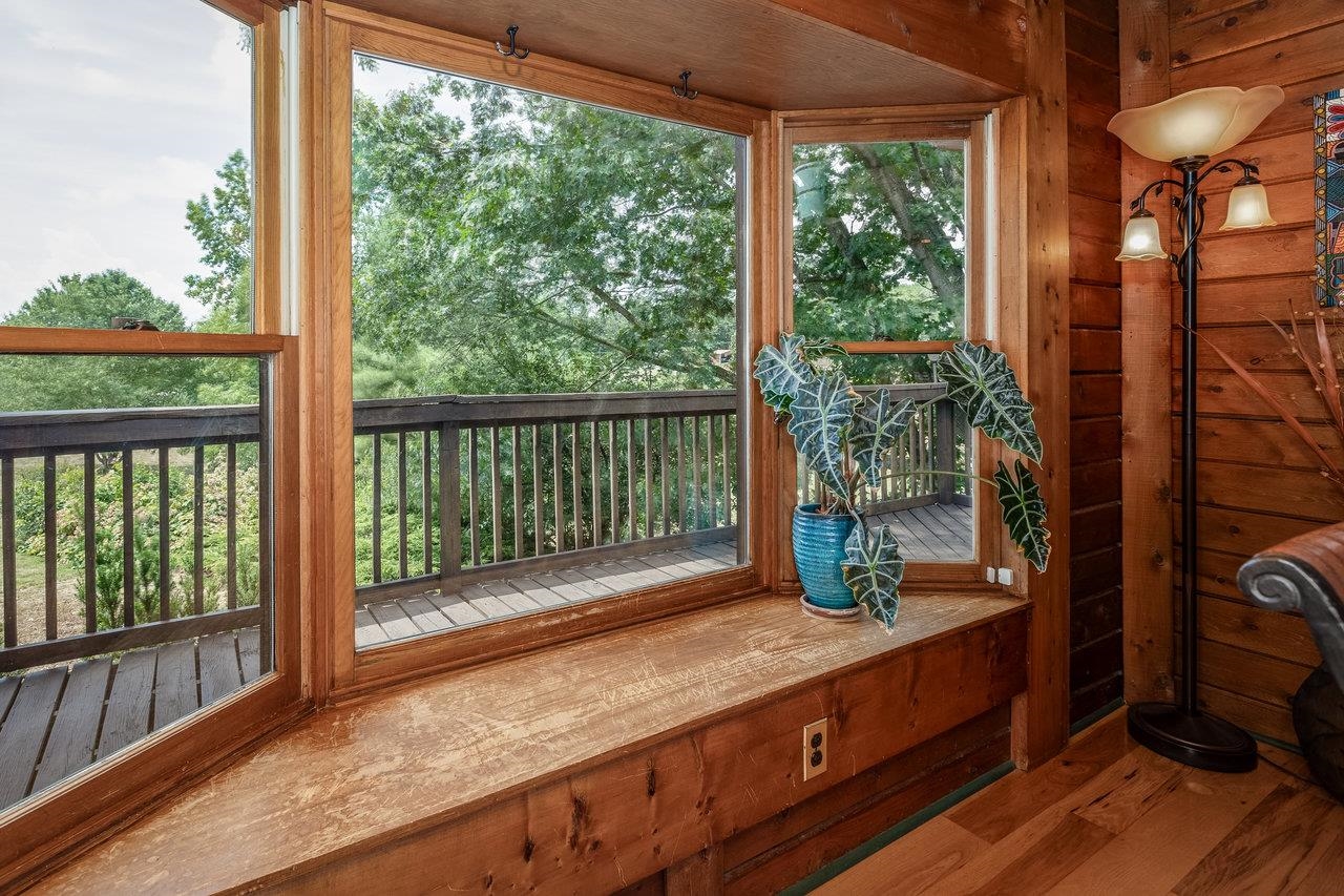 3193 TAYLOR SPRING LN