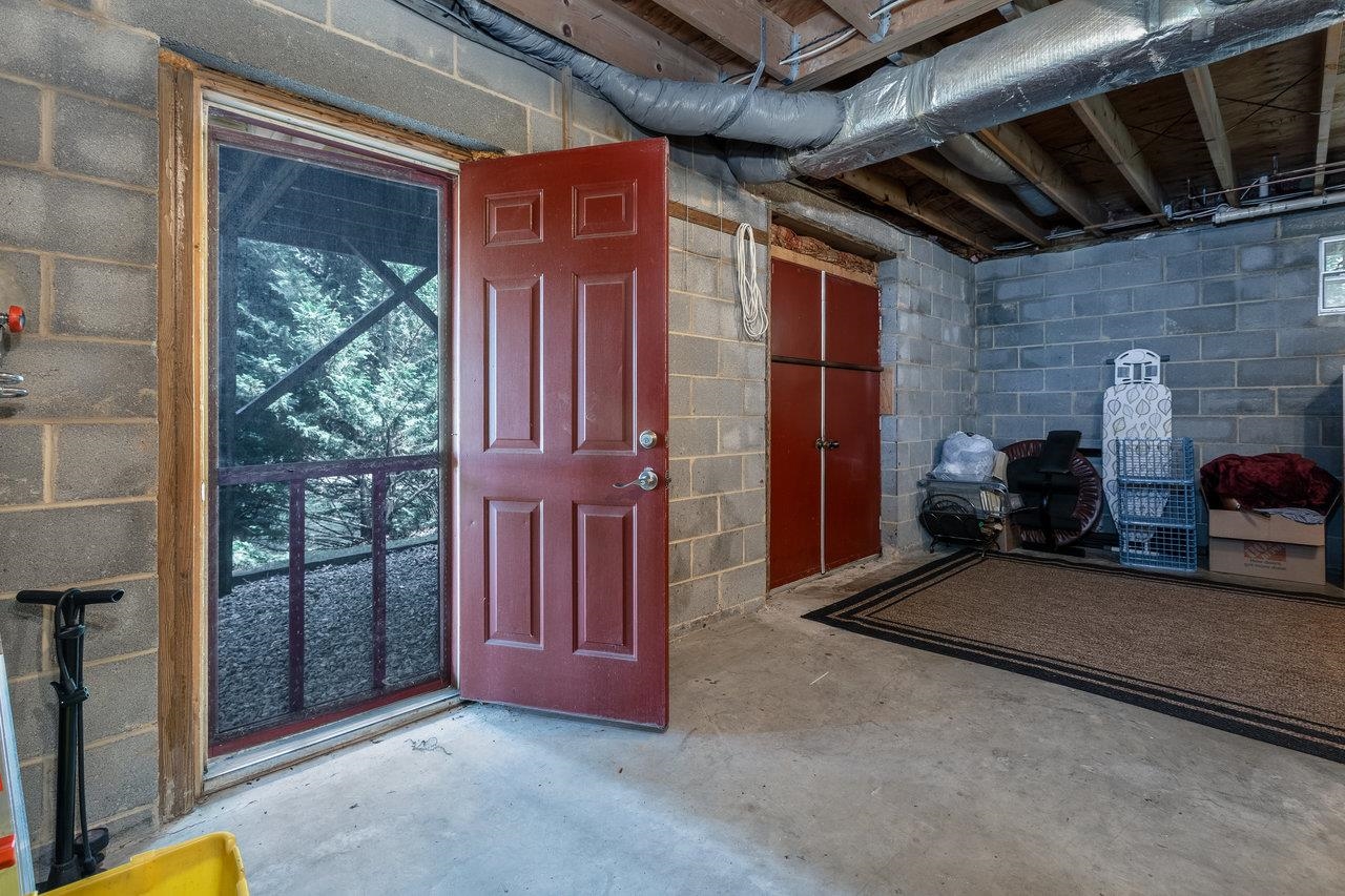 3193 TAYLOR SPRING LN