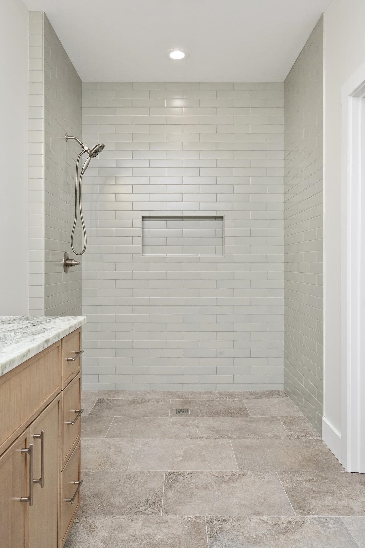 425 SURREY PL