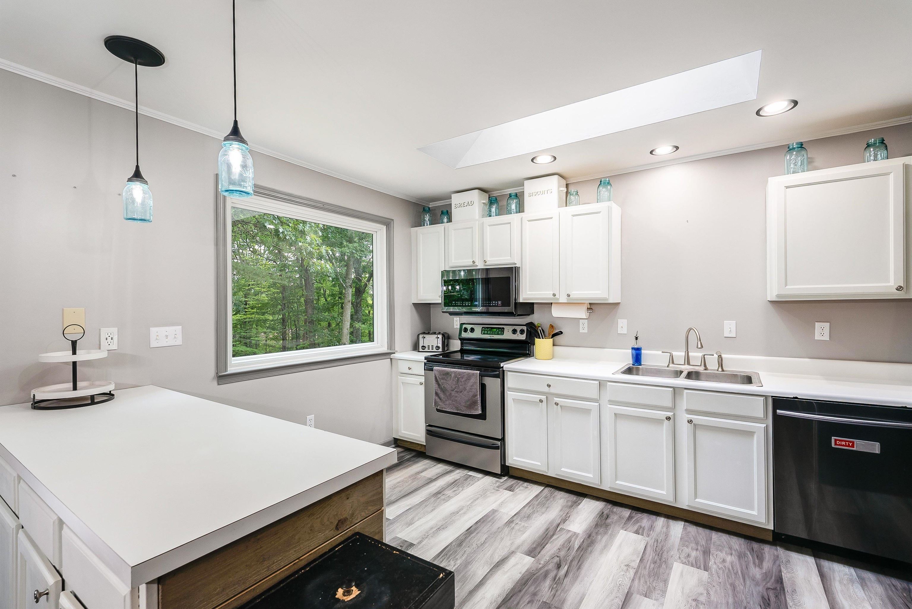 155 BETHEL LN