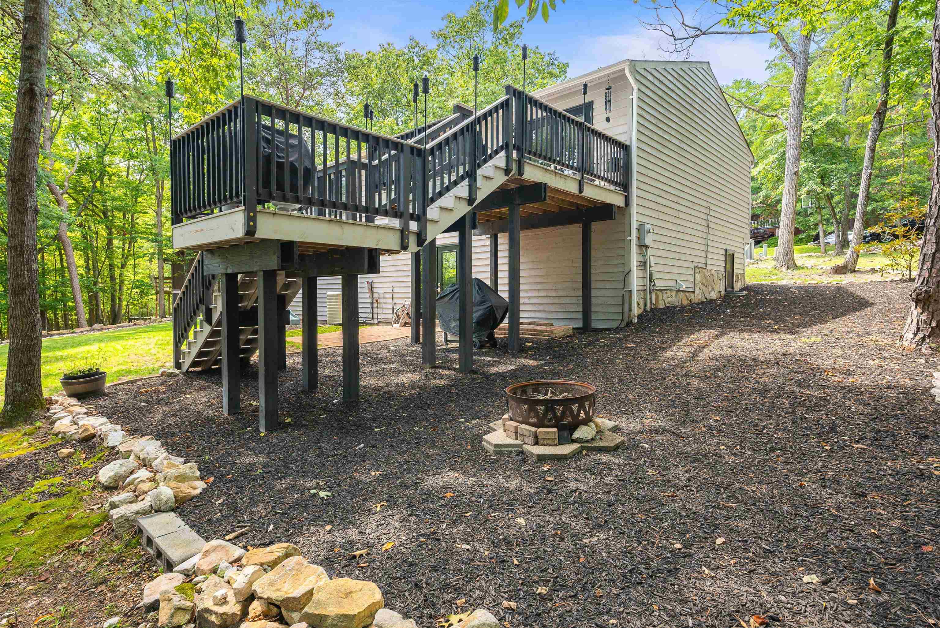 155 BETHEL LN