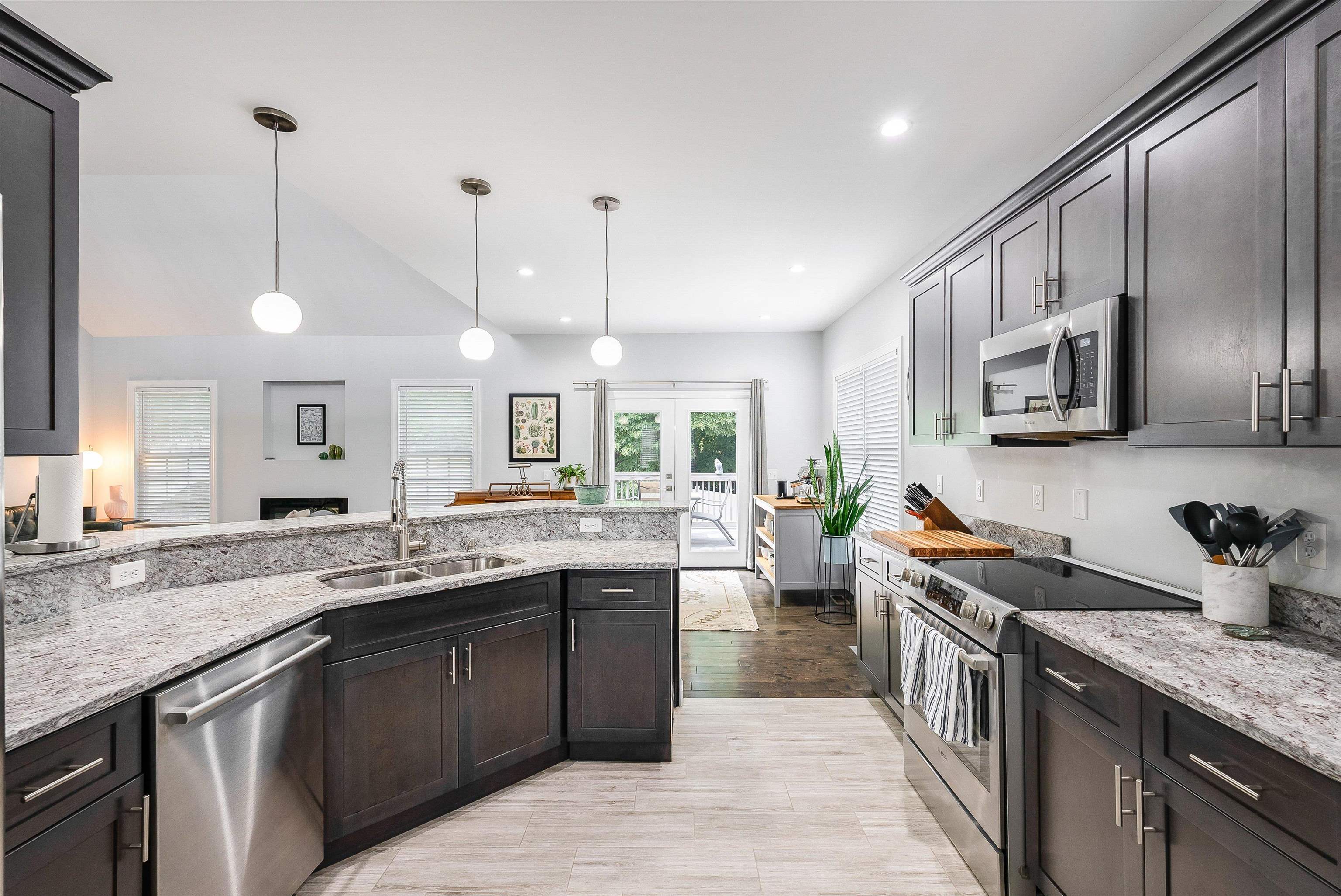 1350 LITTLE SORRELL DR