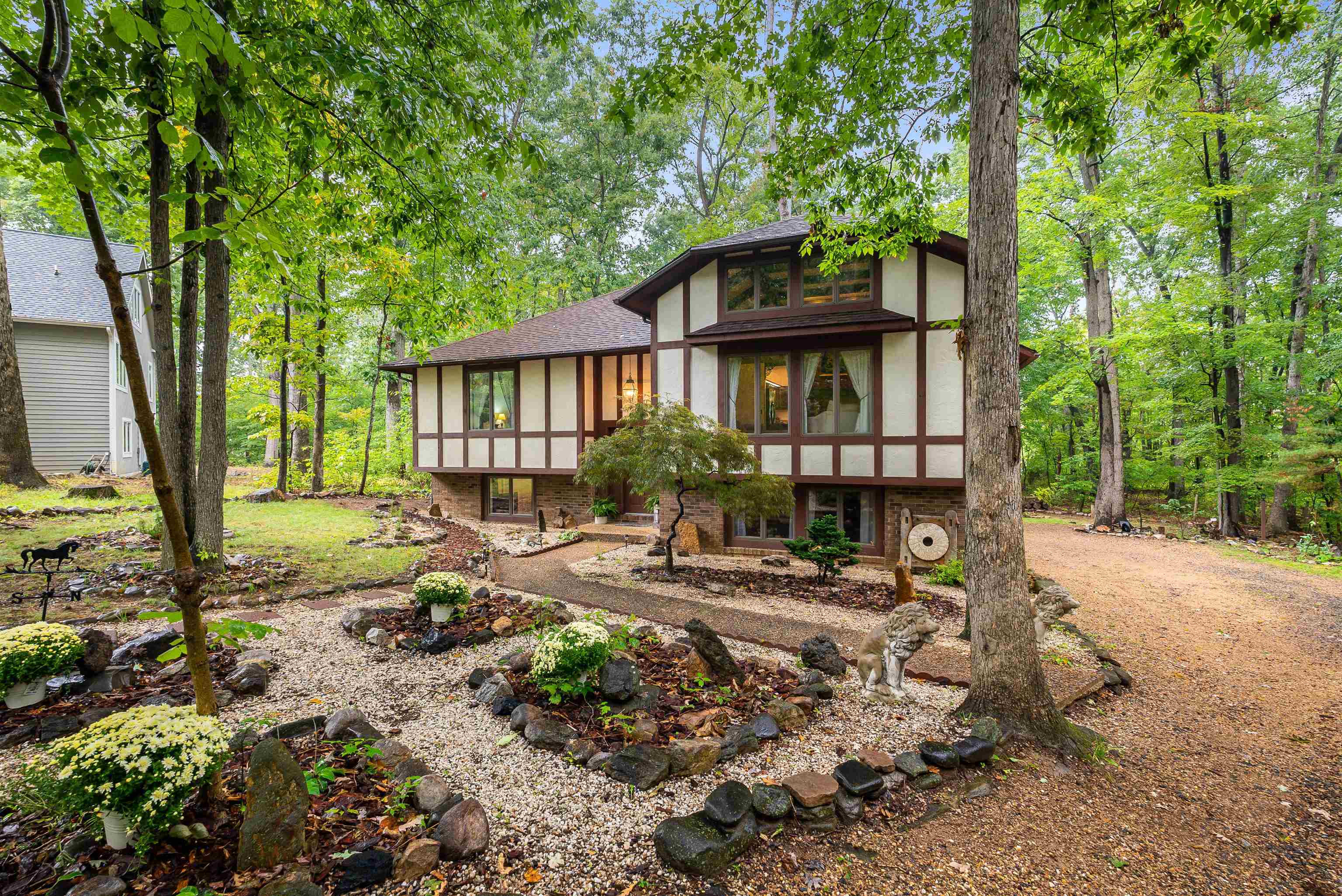 146 RHODODENDRON CT
