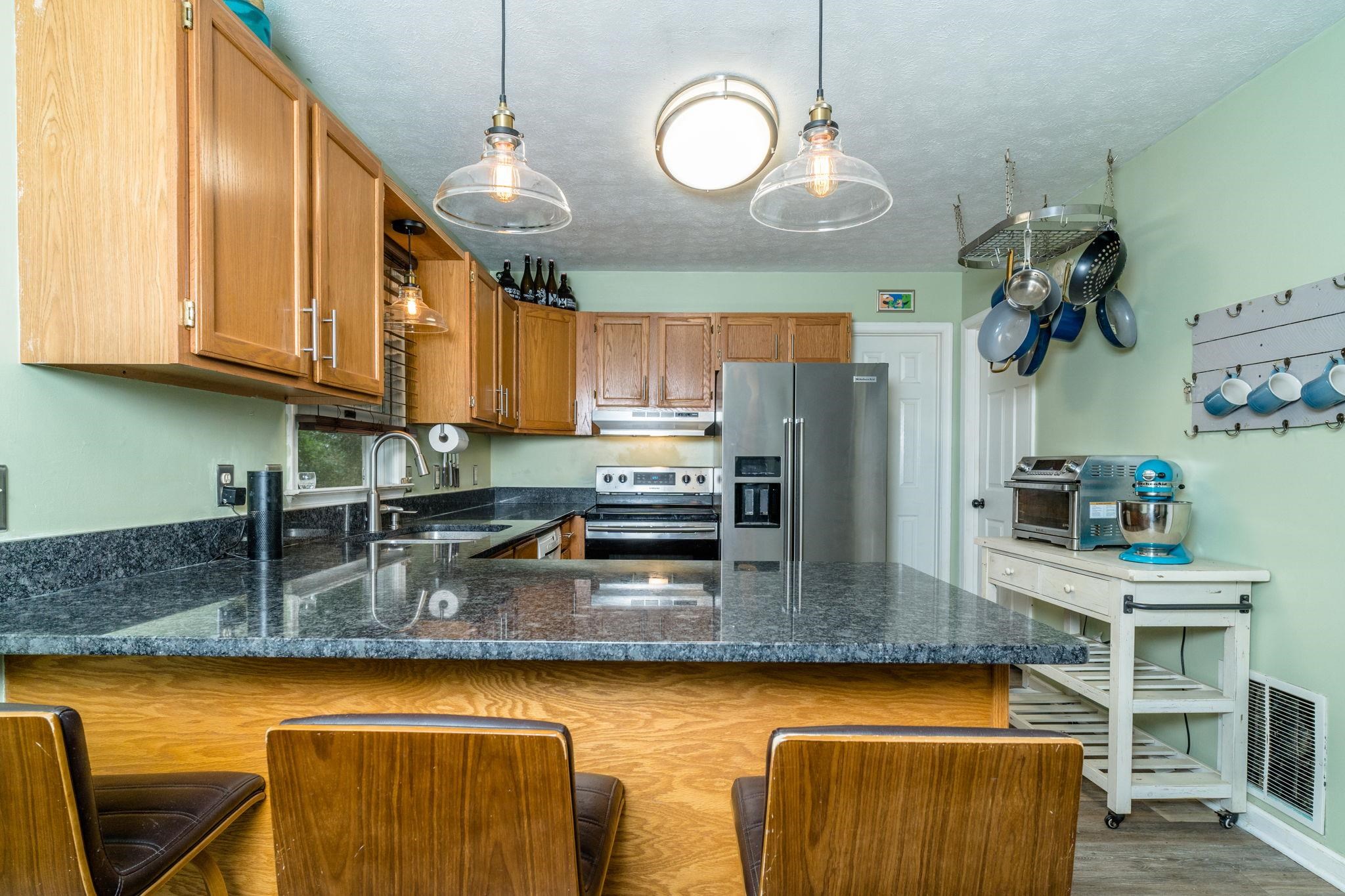 1033 BRIDLE CT