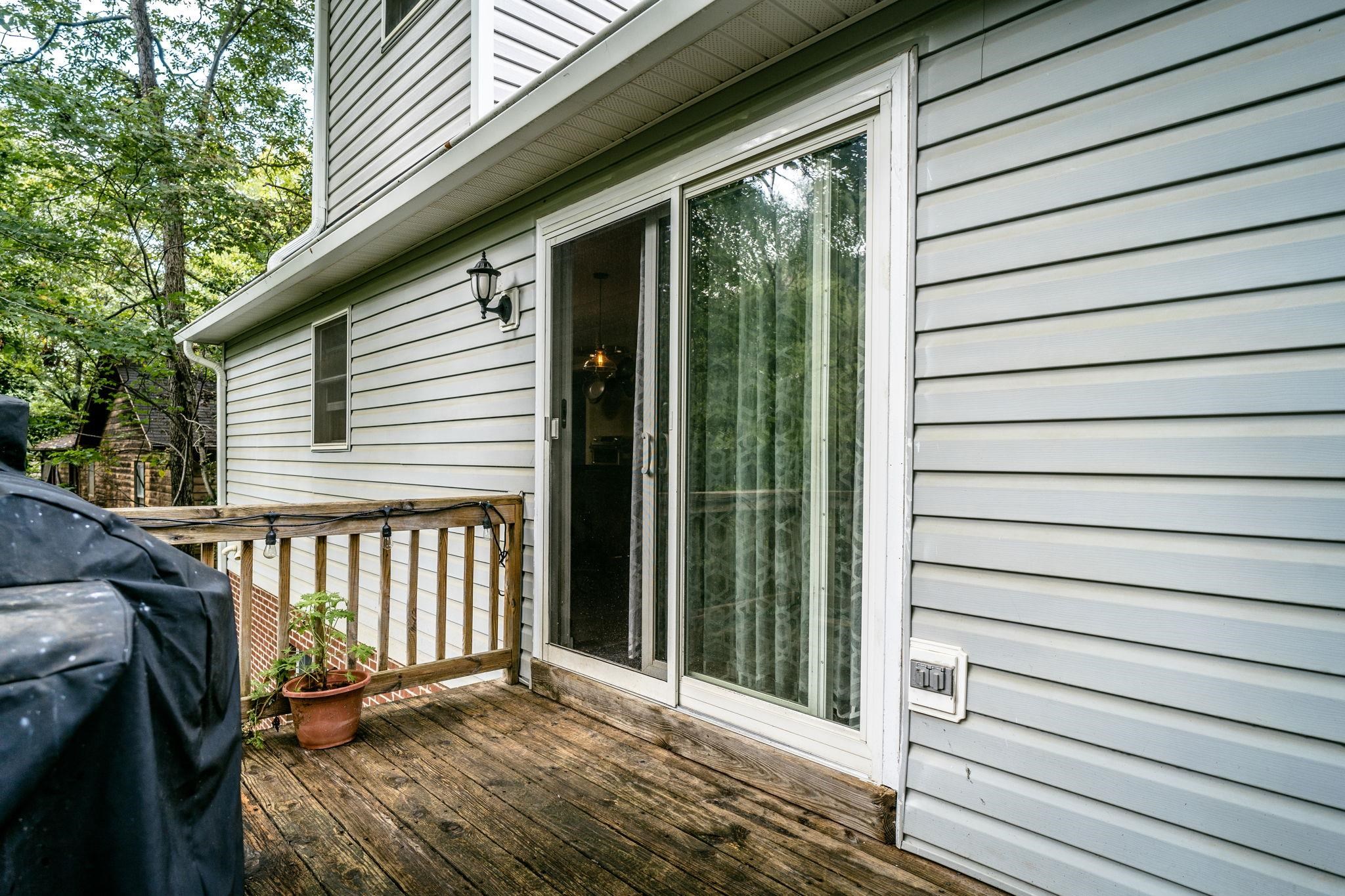 1033 BRIDLE CT