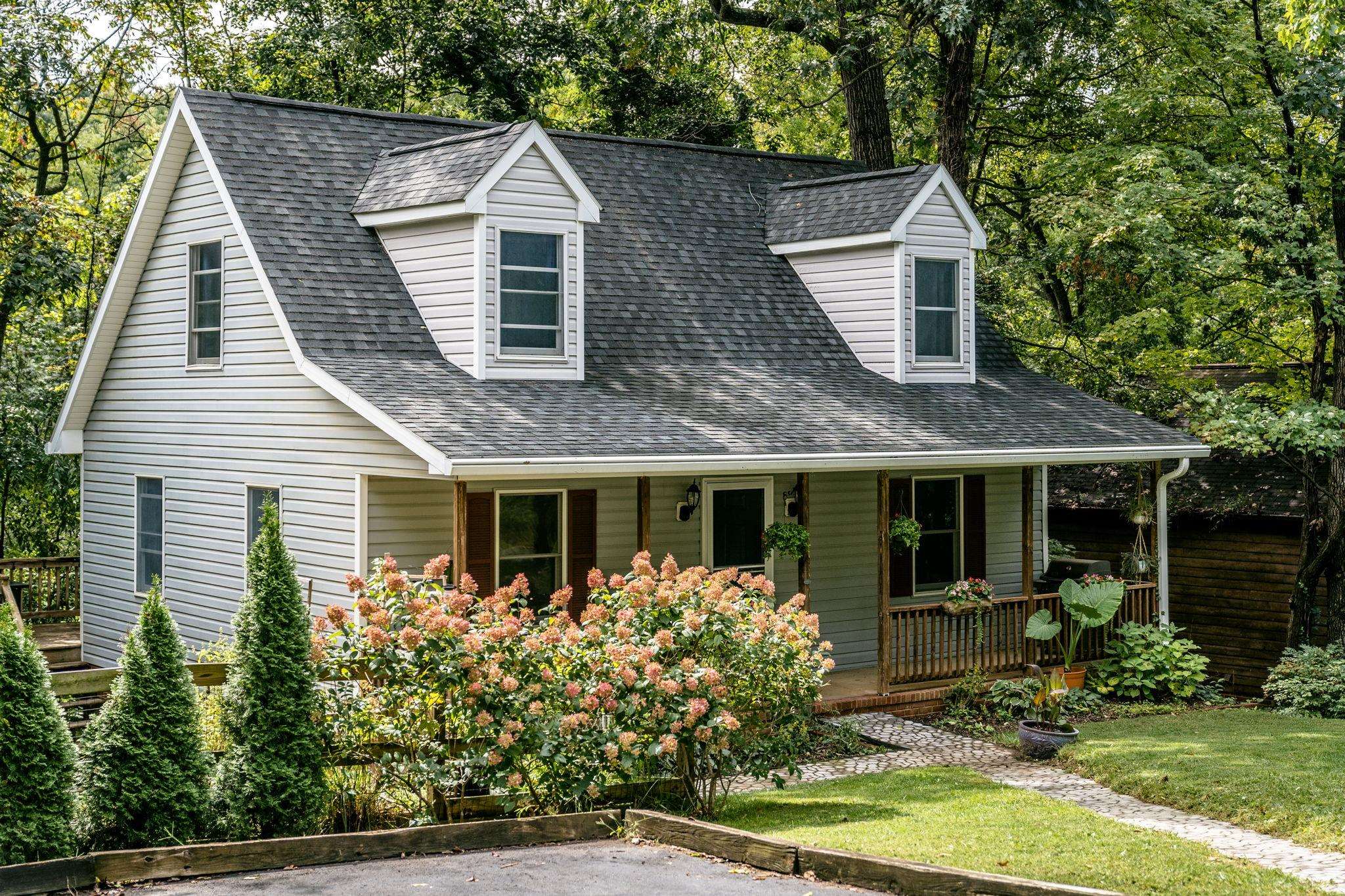 1033 BRIDLE CT