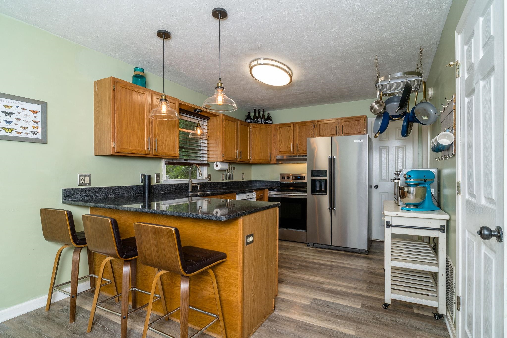 1033 BRIDLE CT