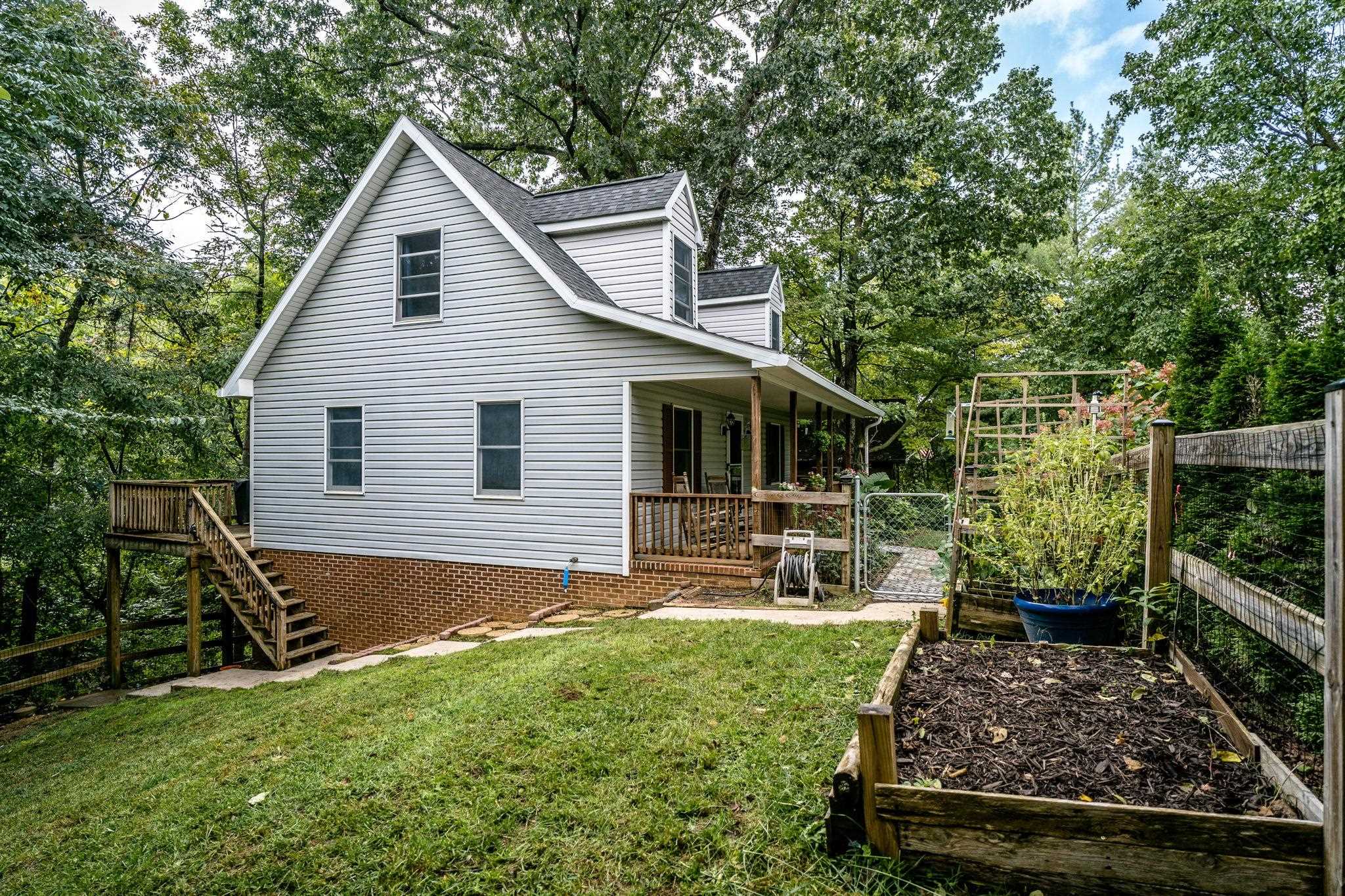 1033 BRIDLE CT