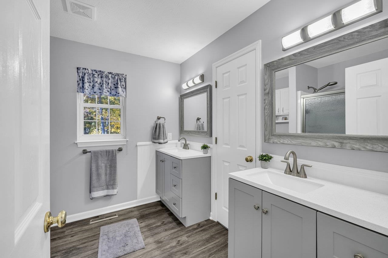 2500 OAK GROVE