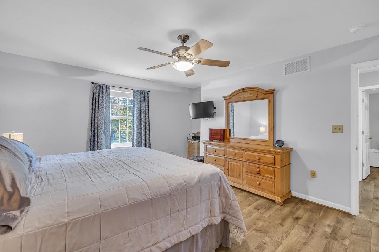 2500 OAK GROVE