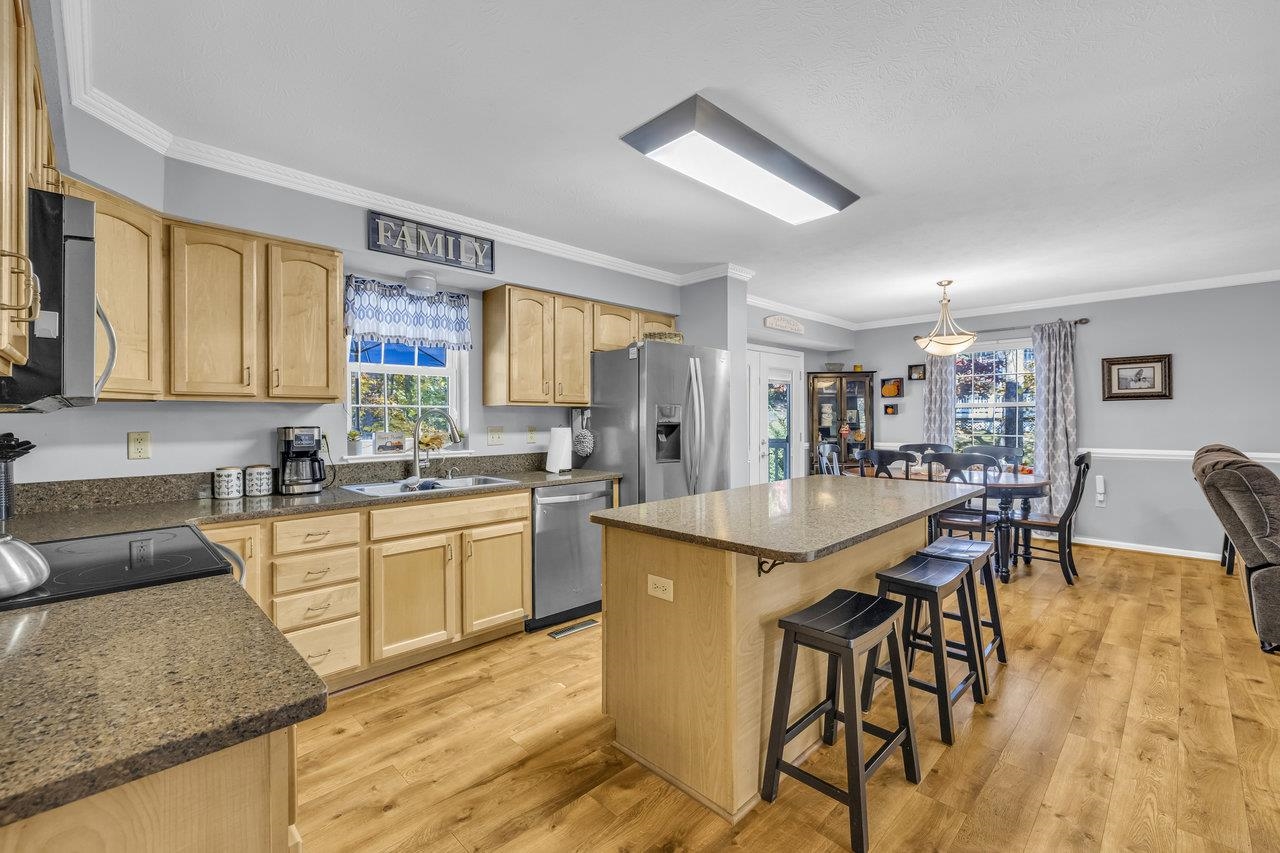 2500 OAK GROVE