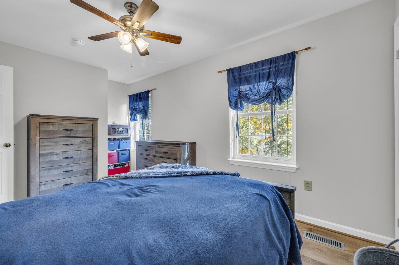 2500 OAK GROVE