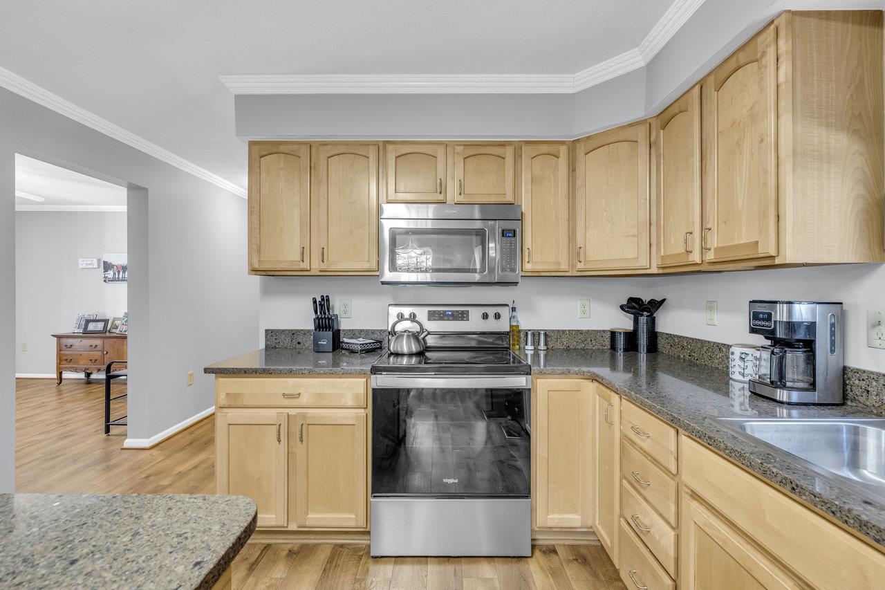 2500 OAK GROVE