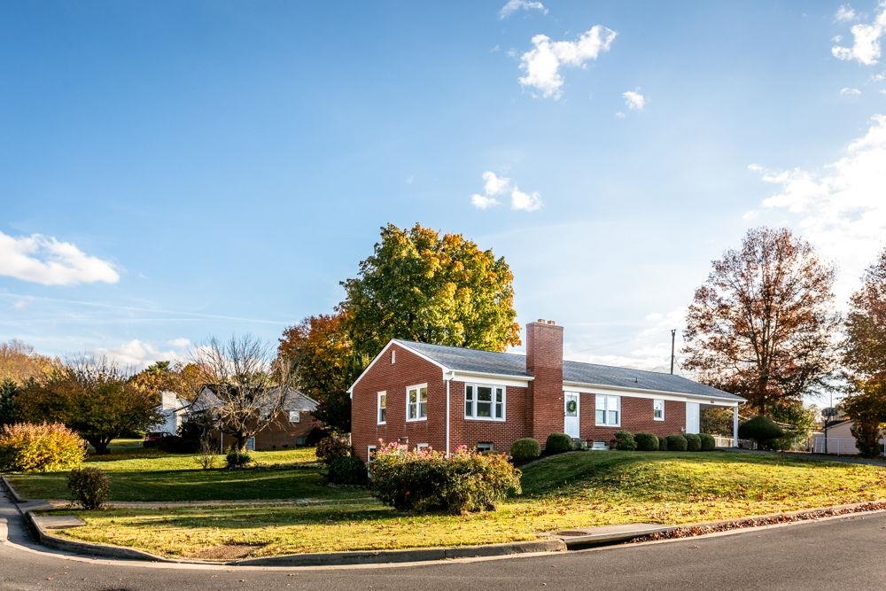 1200 WESTMORELAND DR