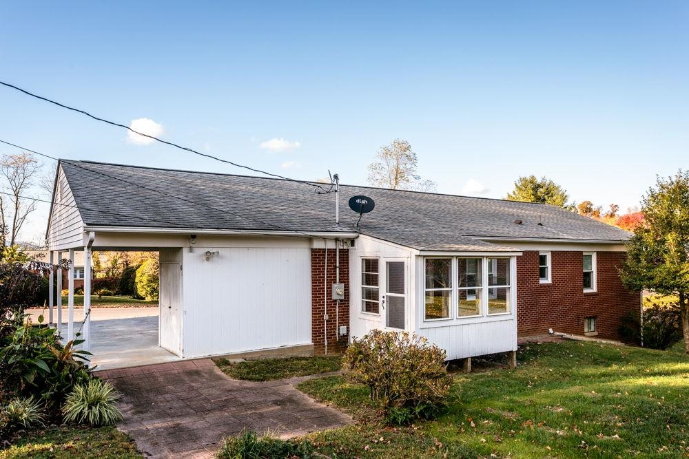 1200 WESTMORELAND DR