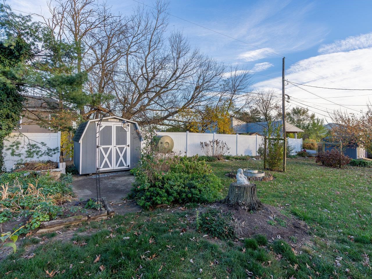 942 LEE AVE