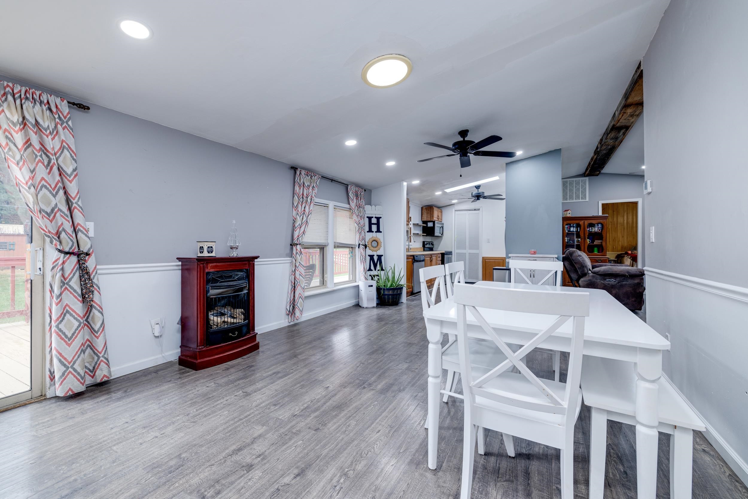 1734 ROLLING CREEK LN