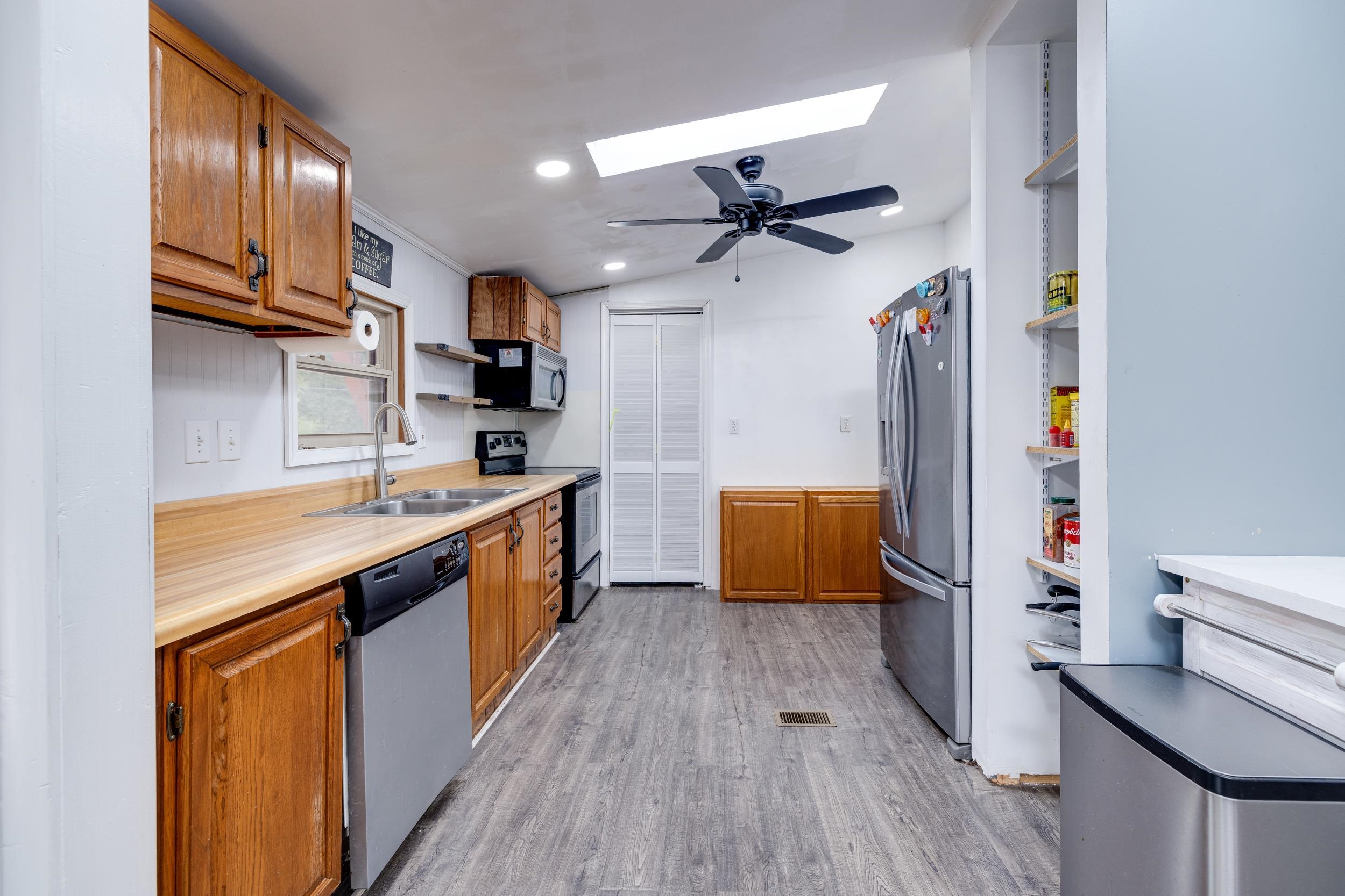 1734 ROLLING CREEK LN