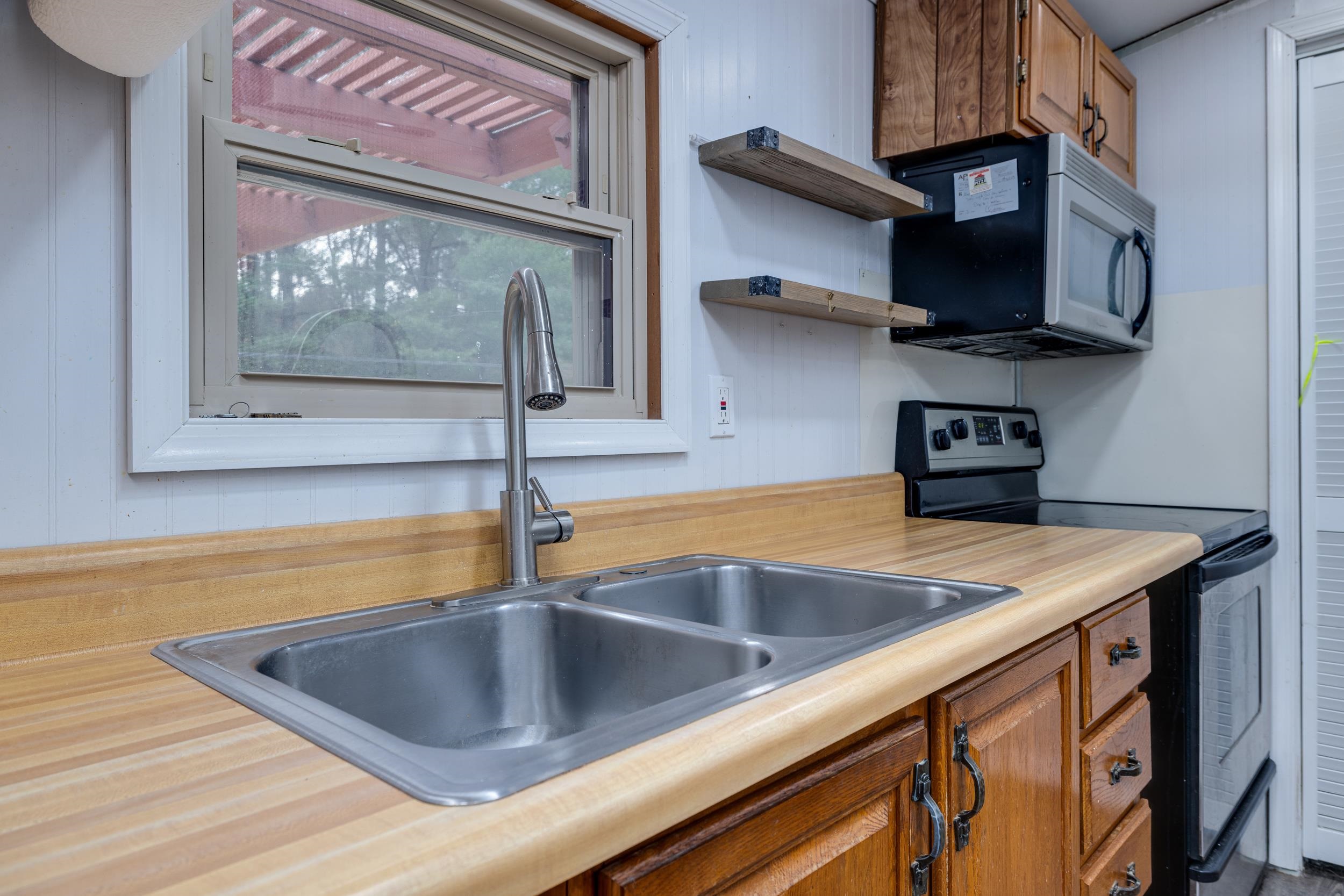 1734 ROLLING CREEK LN