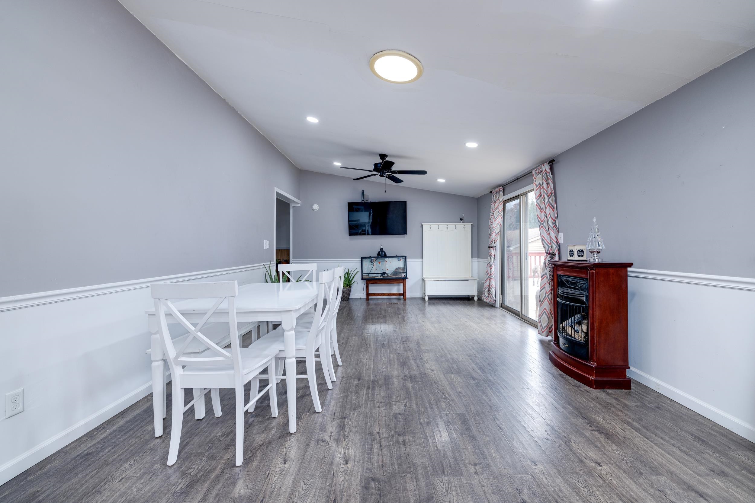 1734 ROLLING CREEK LN