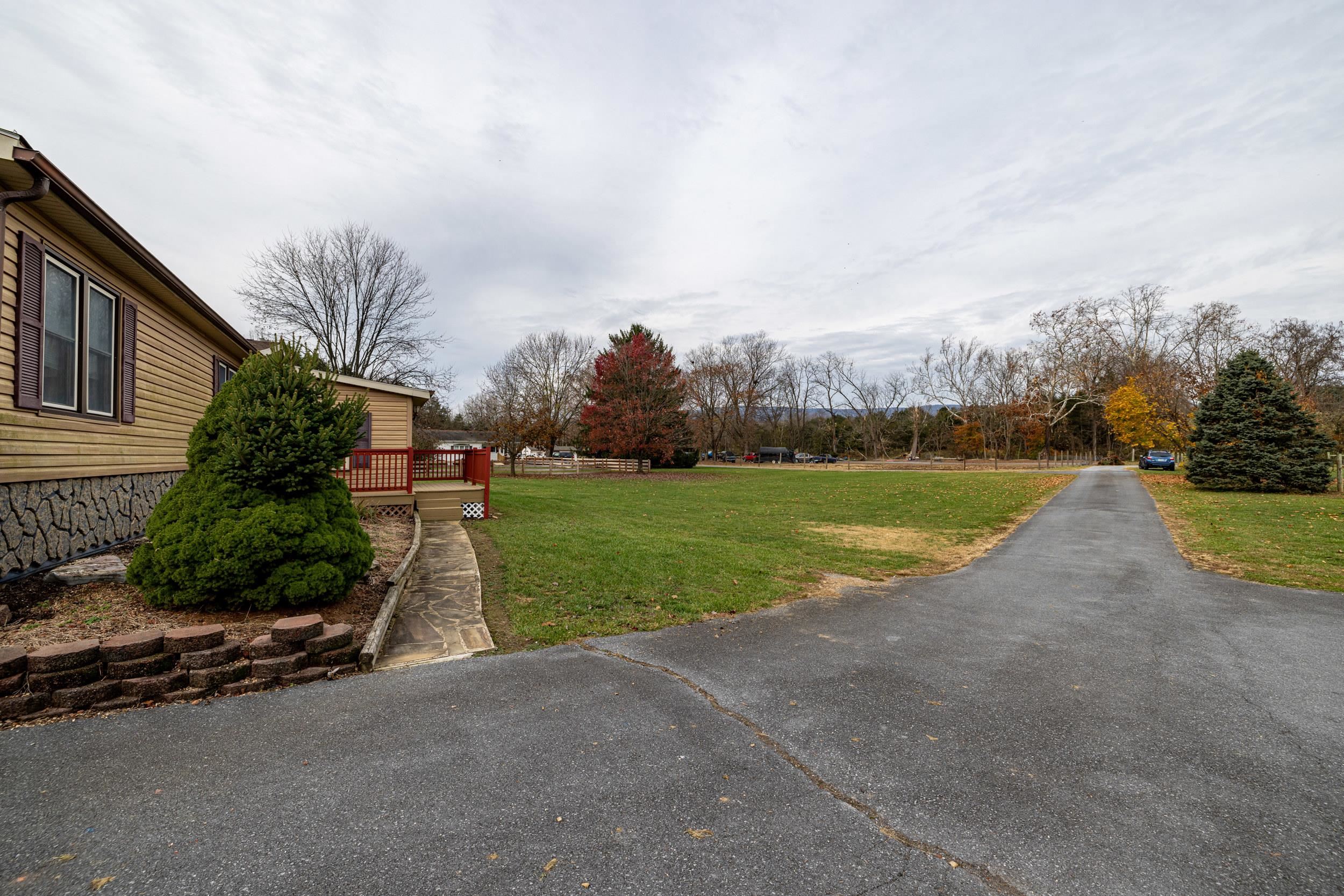 1734 ROLLING CREEK LN