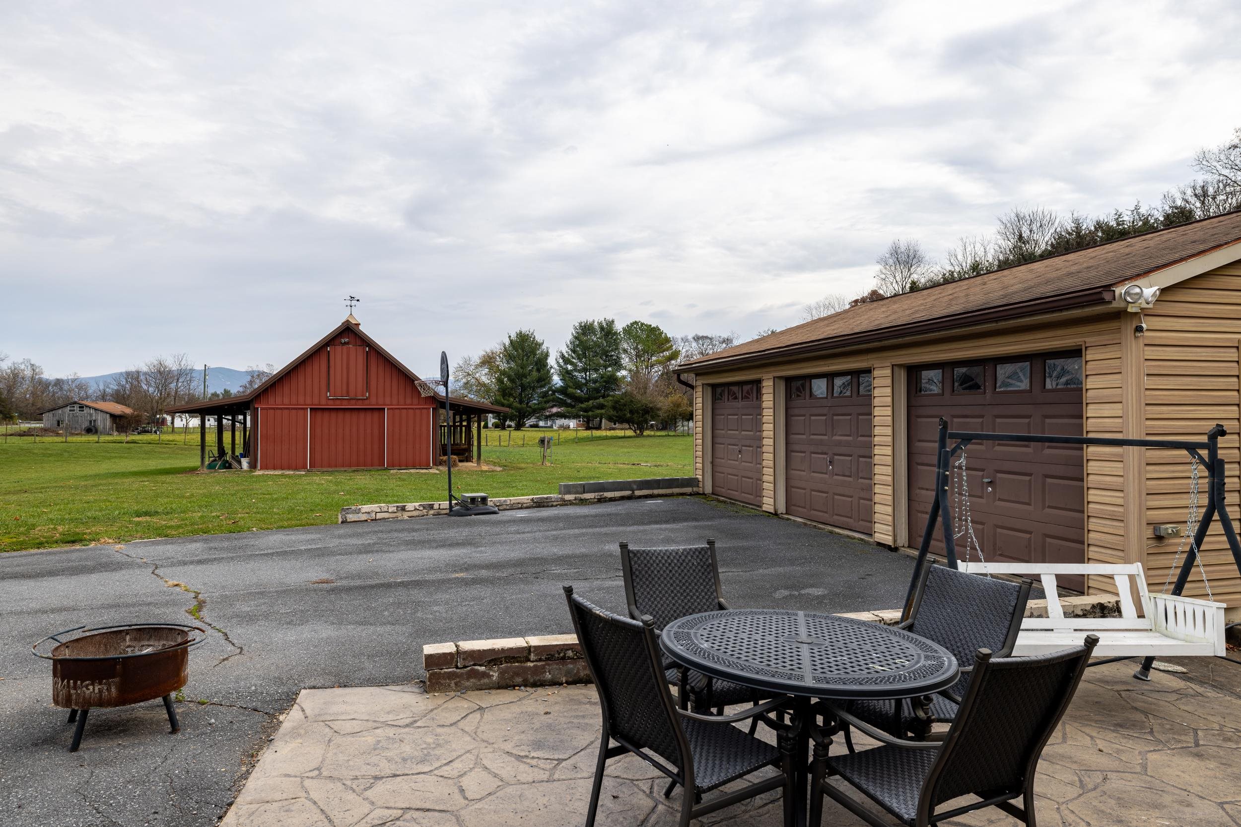 1734 ROLLING CREEK LN