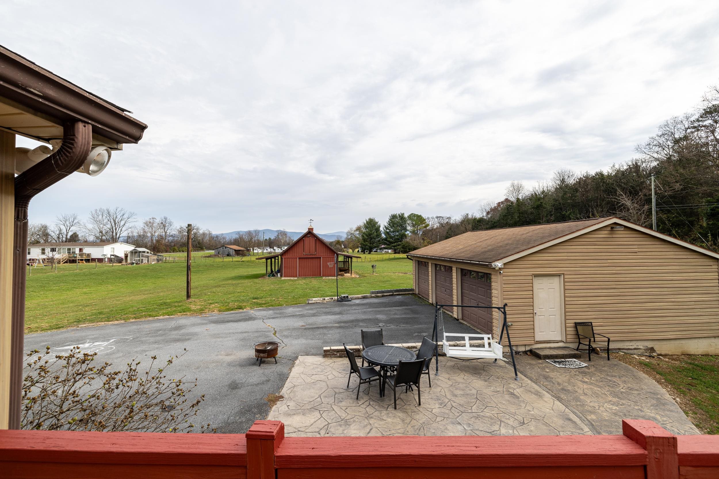 1734 ROLLING CREEK LN