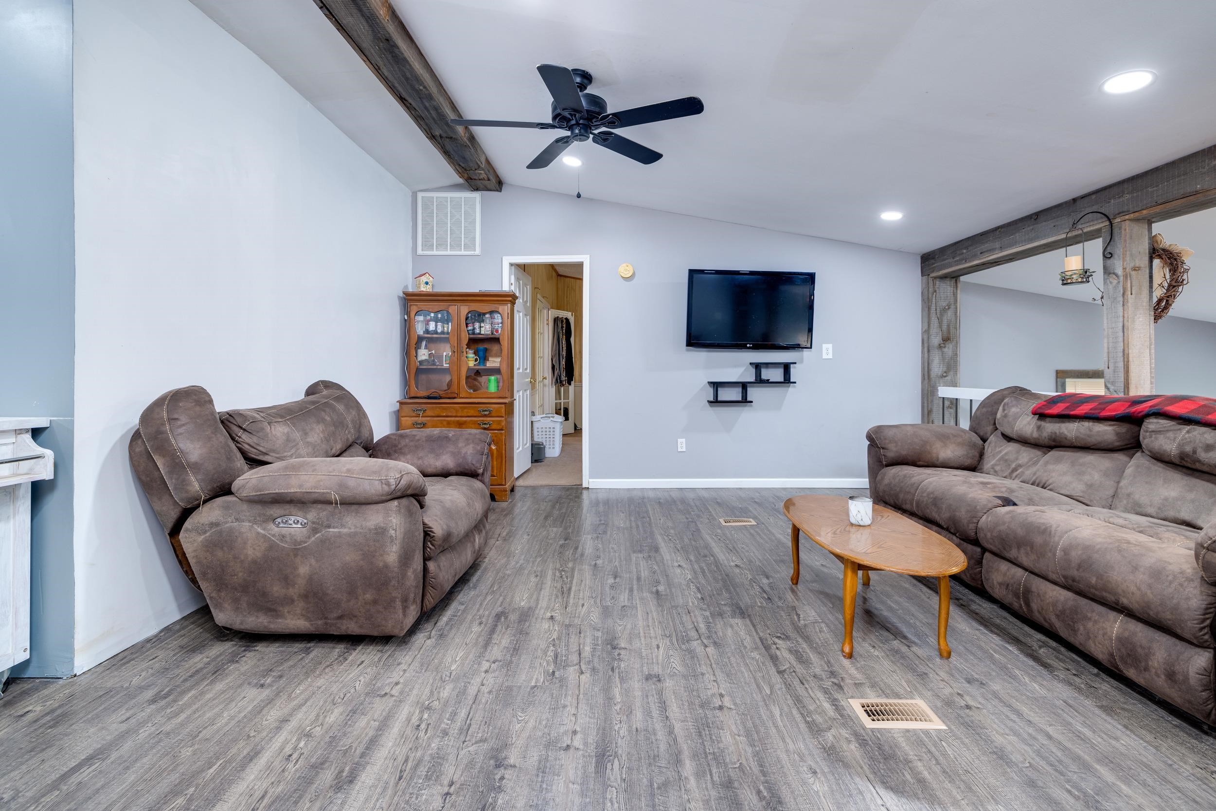 1734 ROLLING CREEK LN