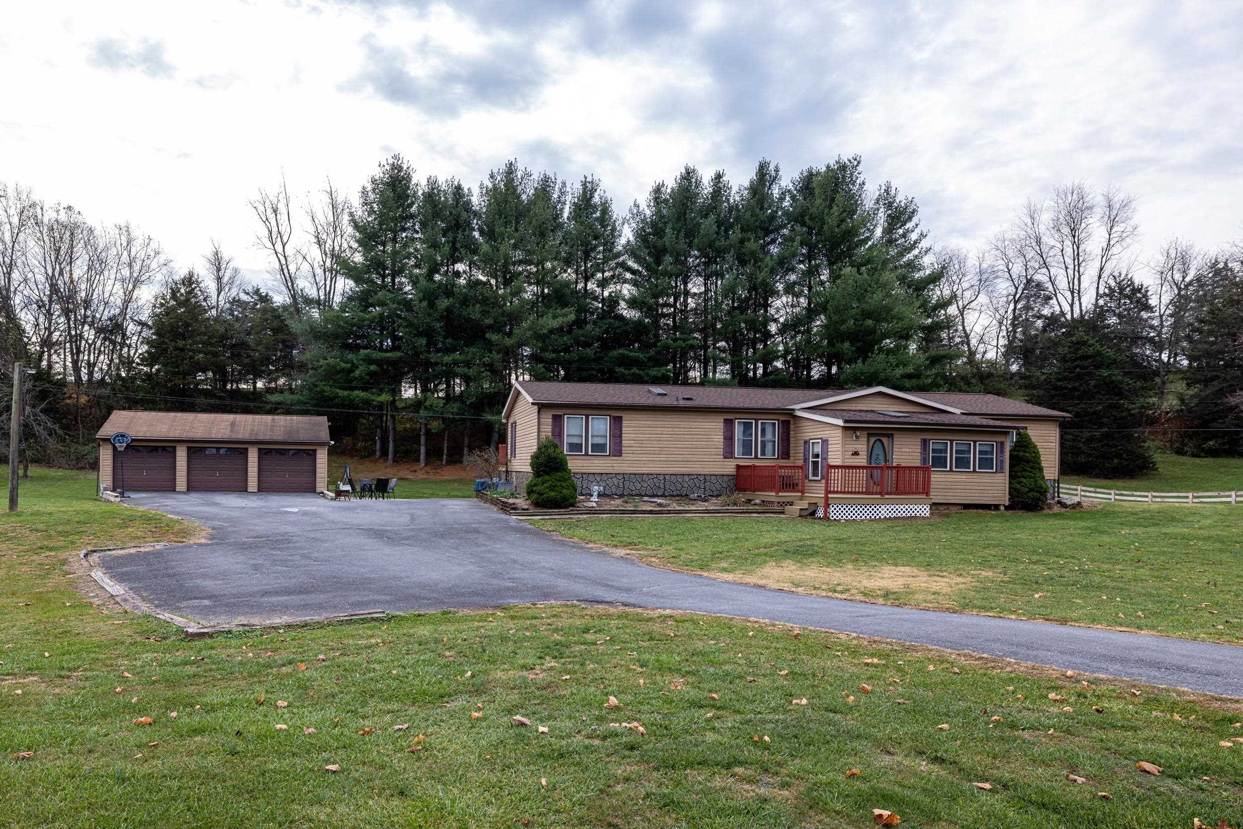 1734 ROLLING CREEK LN