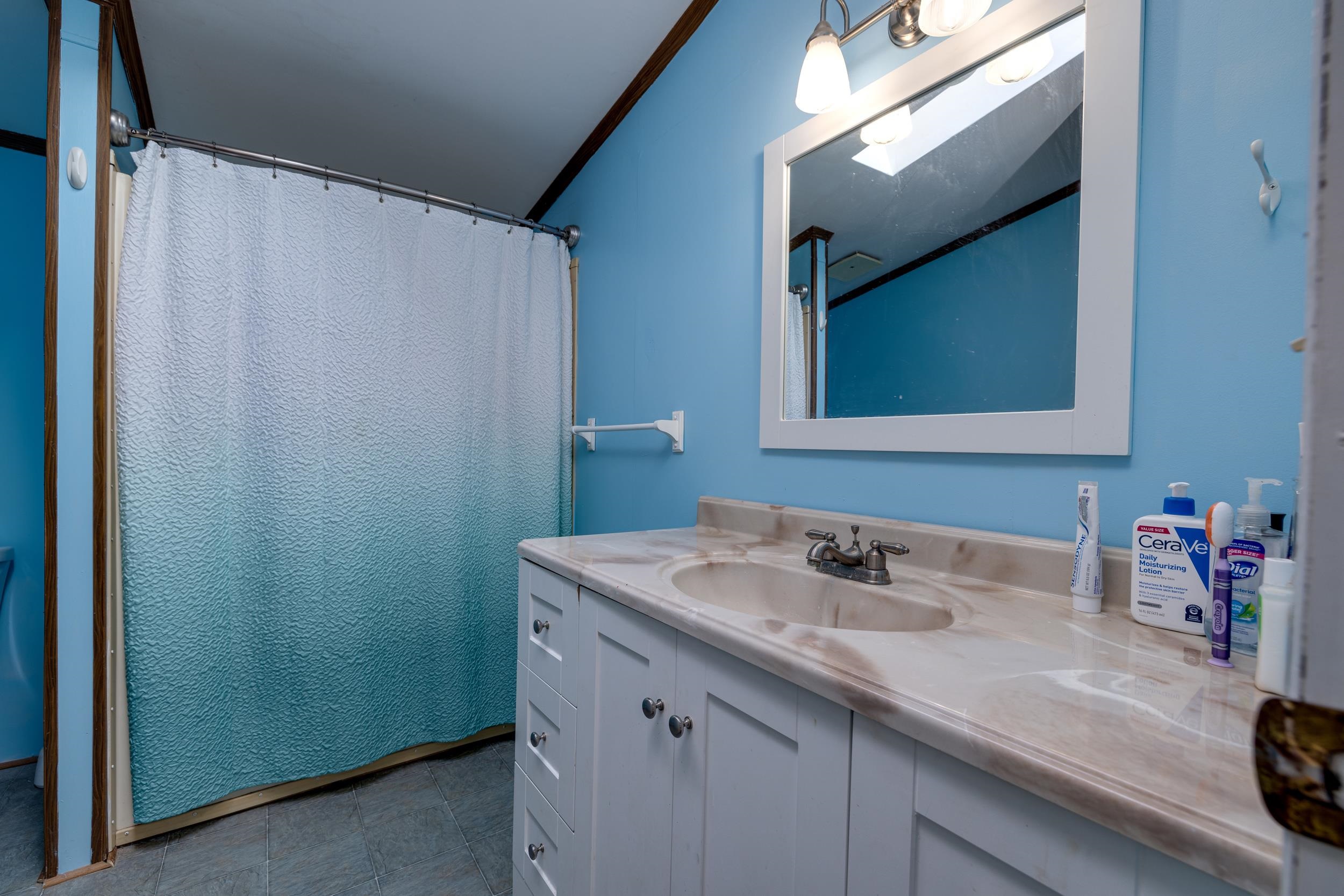 1734 ROLLING CREEK LN