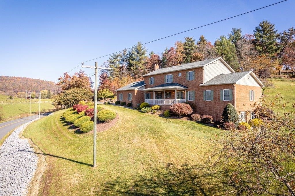 14620 HOPKINS GAP RD