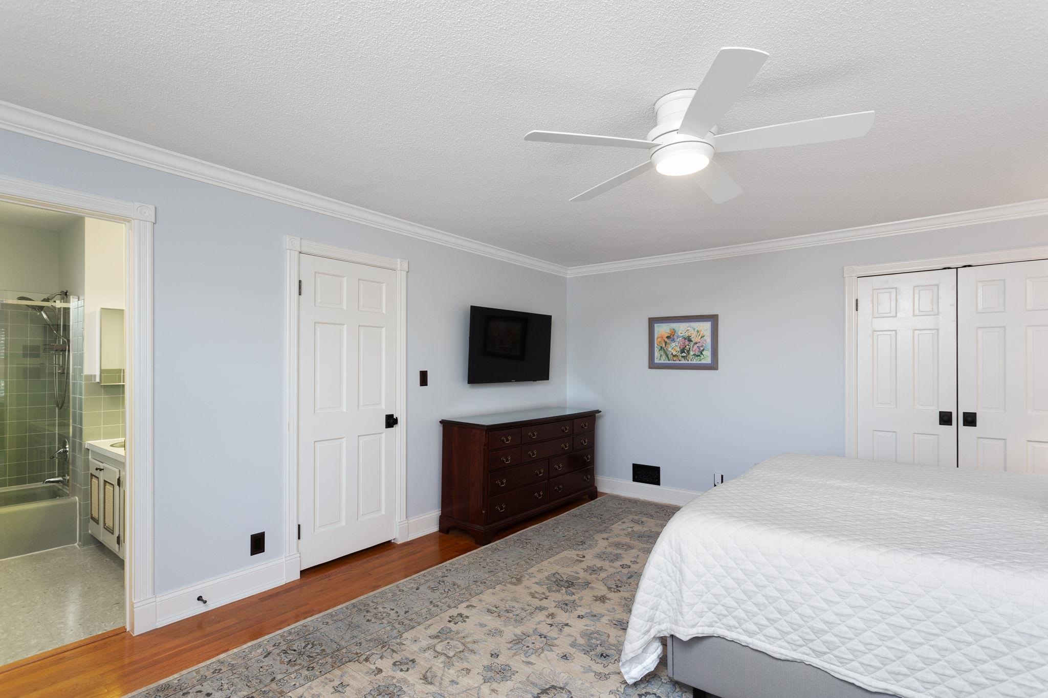 437 MOUNTAIN VIEW DR