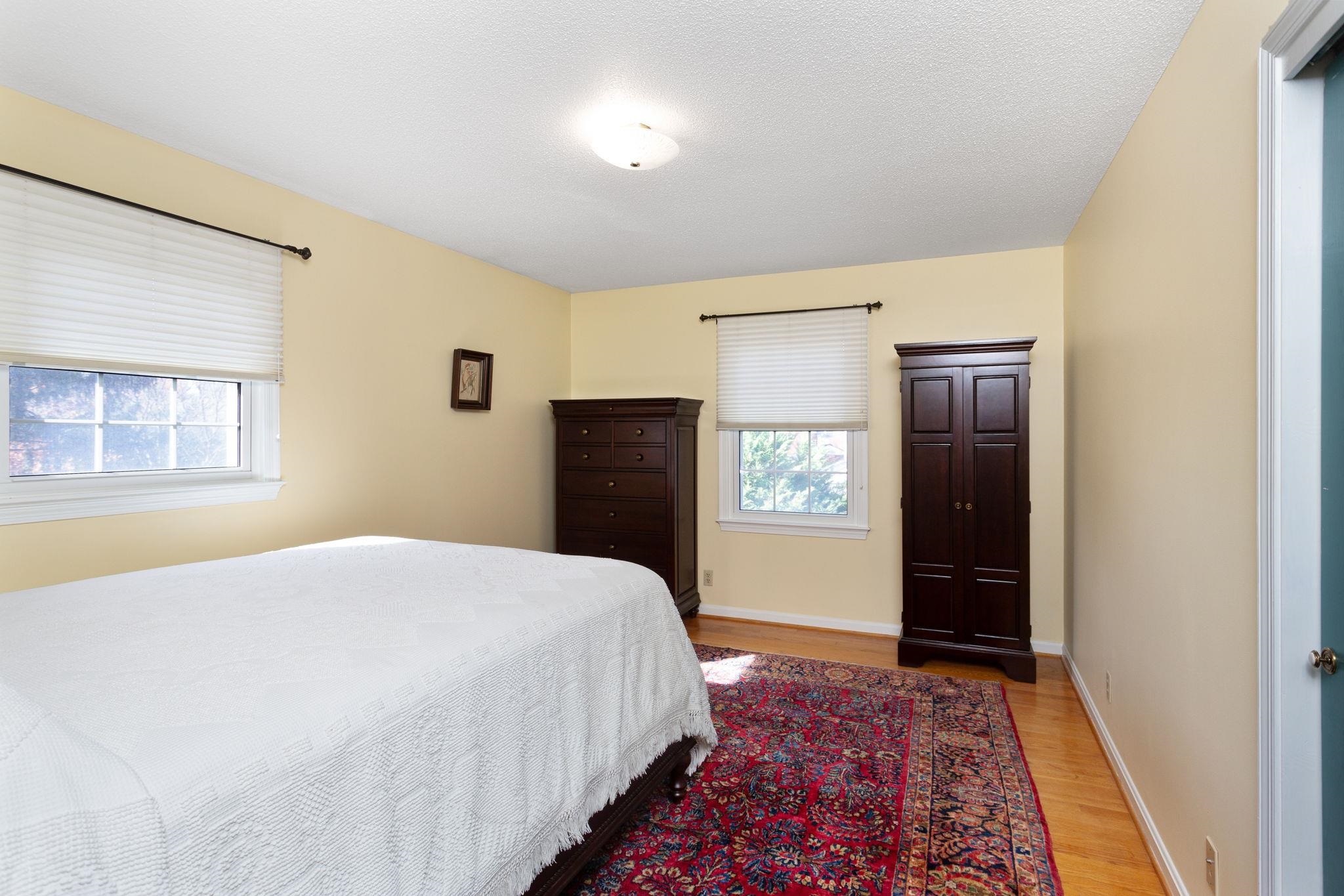 437 MOUNTAIN VIEW DR