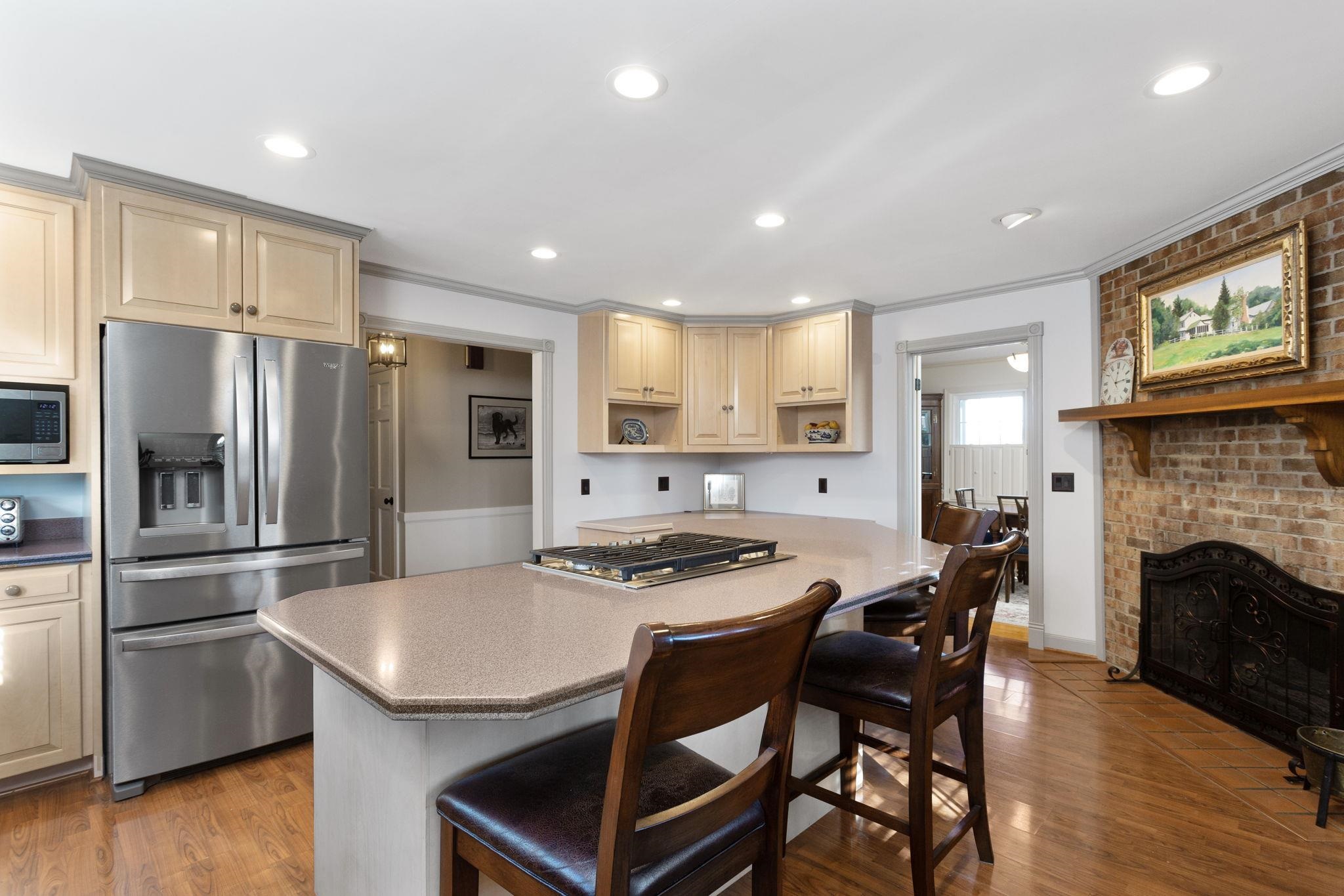 437 MOUNTAIN VIEW DR