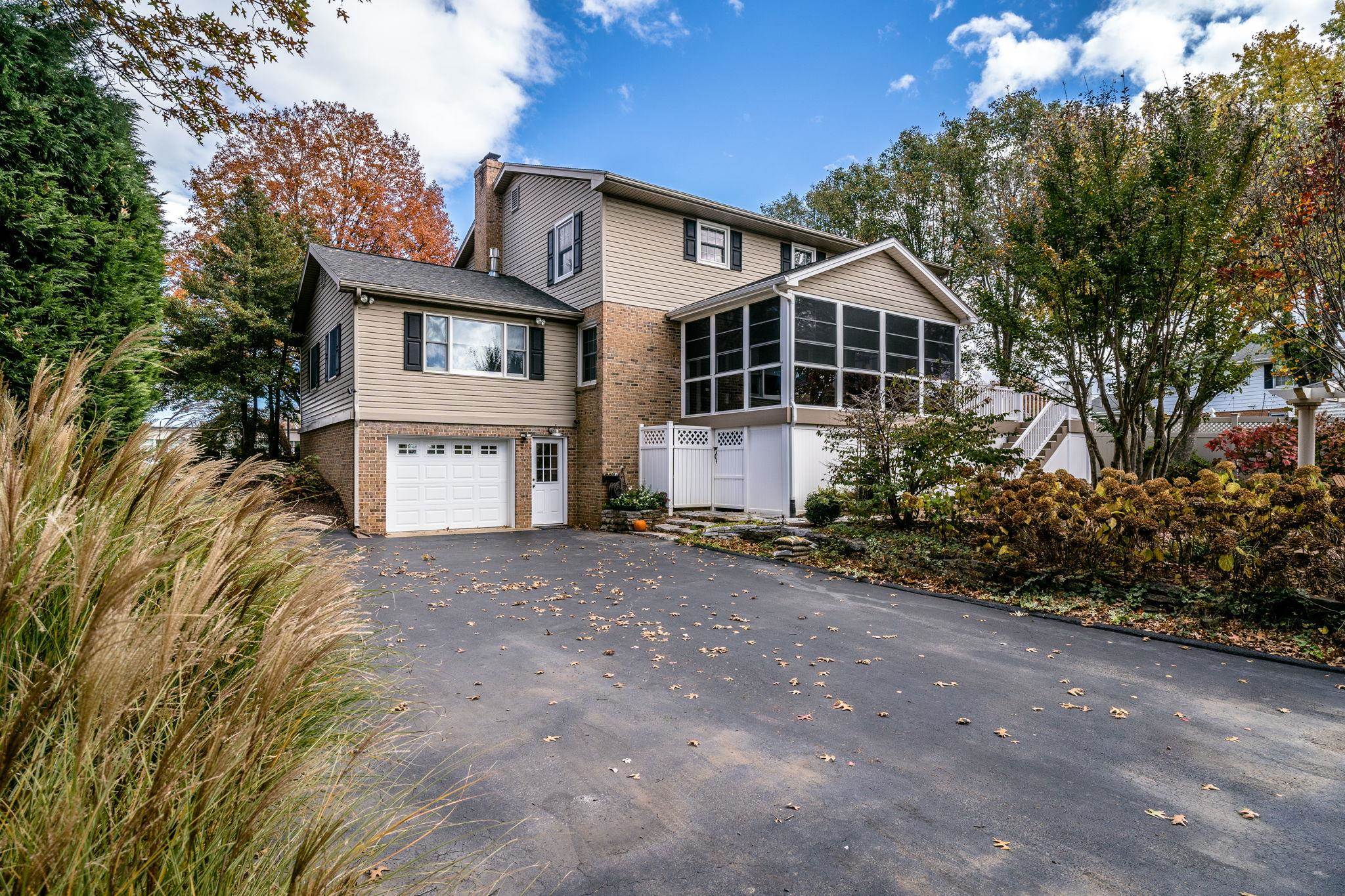 437 MOUNTAIN VIEW DR