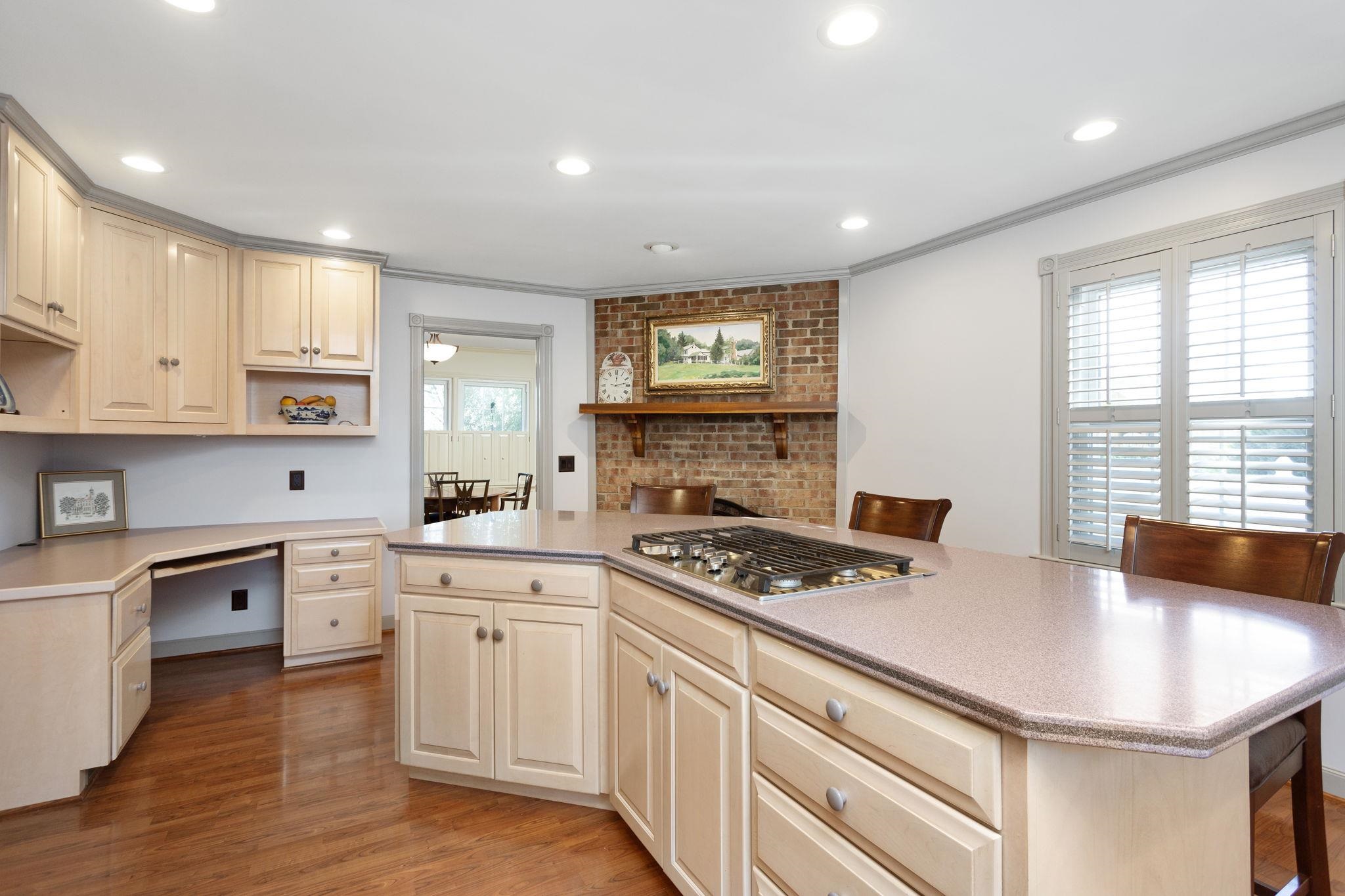 437 MOUNTAIN VIEW DR