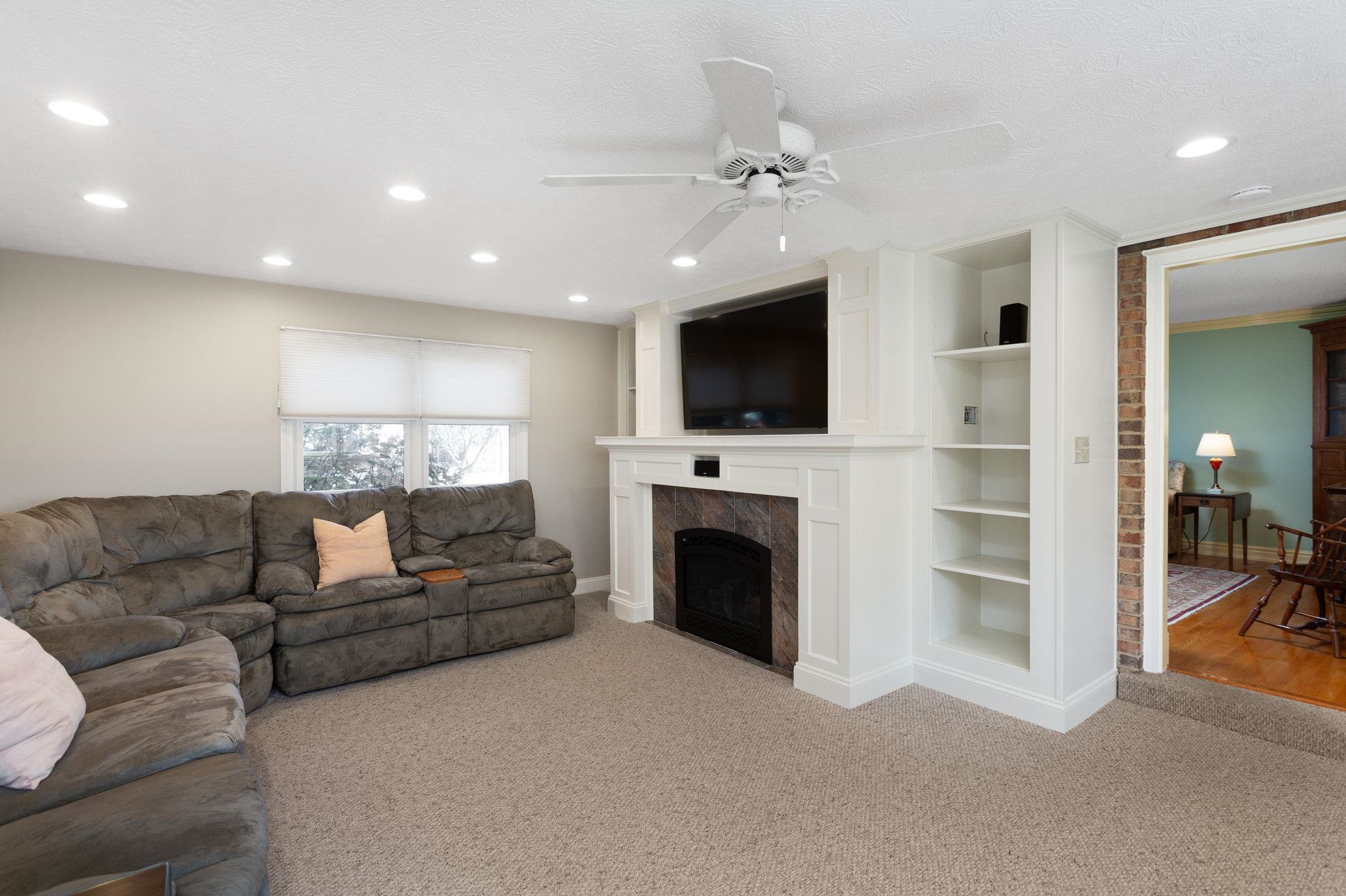 437 MOUNTAIN VIEW DR