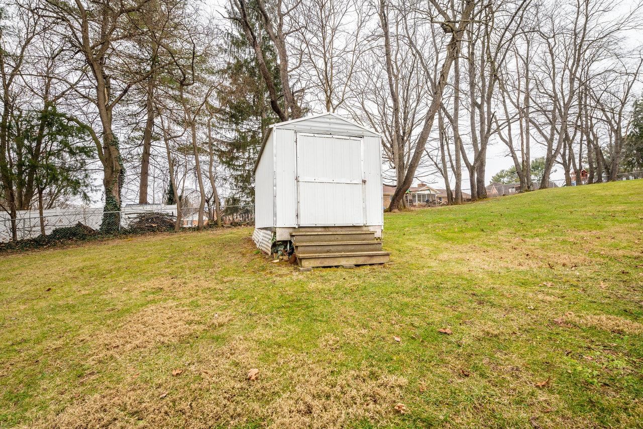 156 ABBOTT CIR