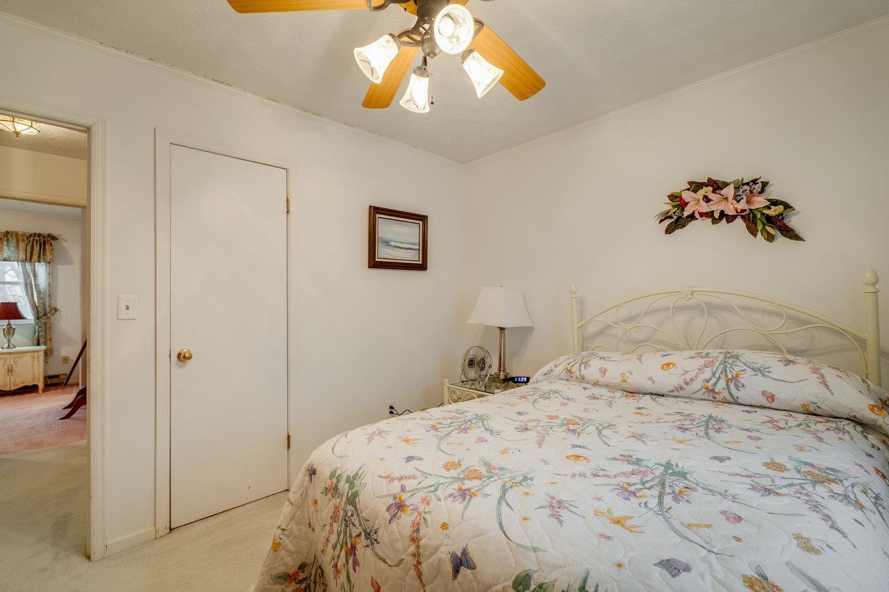 156 ABBOTT CIR