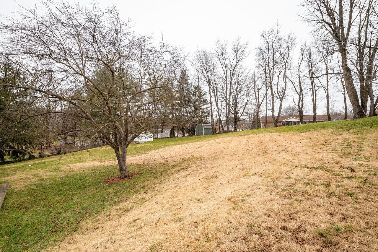 156 ABBOTT CIR