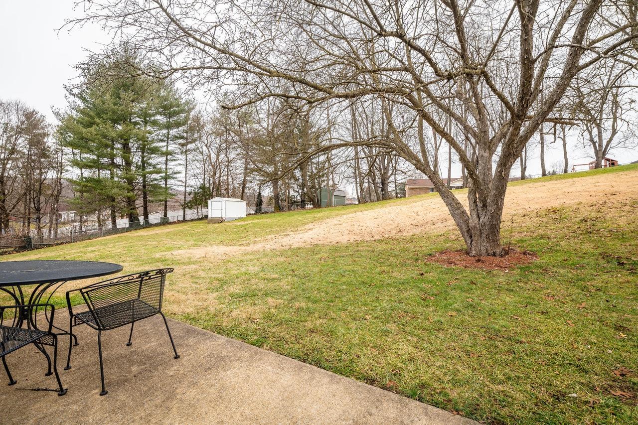 156 ABBOTT CIR
